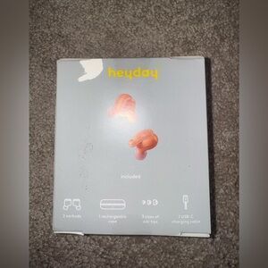 Heyday True Wireless Earbuds - Bright Peach - New w/ 3 Sizes Ear Tips & Case